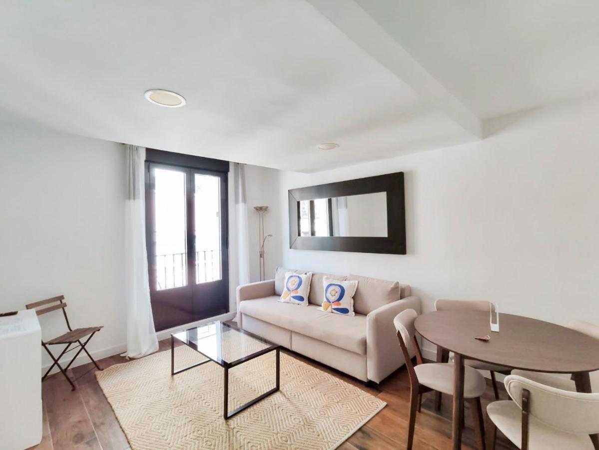 Cozy Apartment Plaza Mayor Madrid Exterior photo